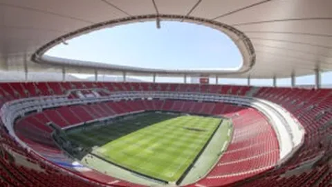 CBA全明星之夜：比斯利破纪录独揽63分，精彩瞬间与热议盘点